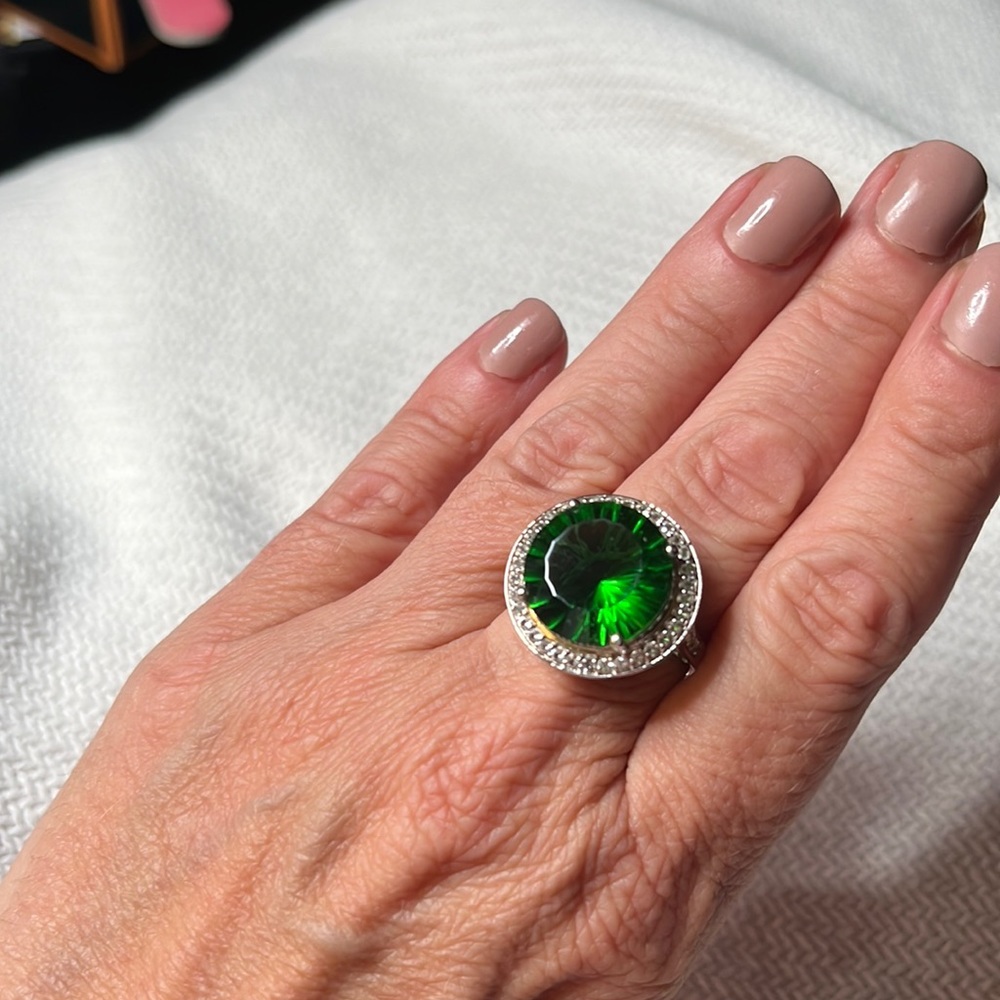 💚 Helenite with White Topaz Gemstone Cocktail Ring 💚